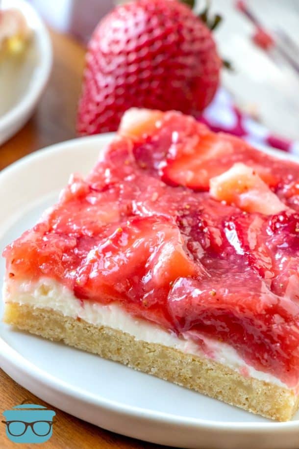 STRAWBERRIES AND CREAM DESSERT BARS